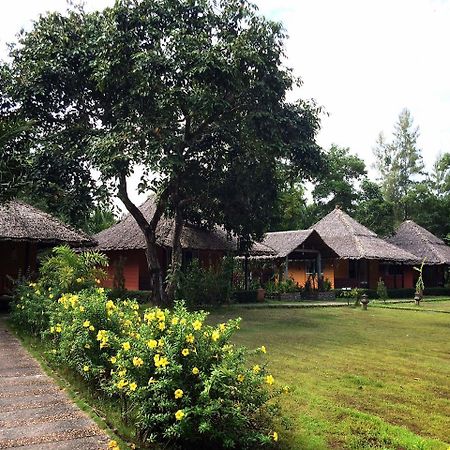 Phayam Cottage Resort Koh Phayam Exterior photo